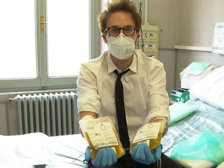 Alessandro Politi guarito dal Coronavirus dona il suo plasma