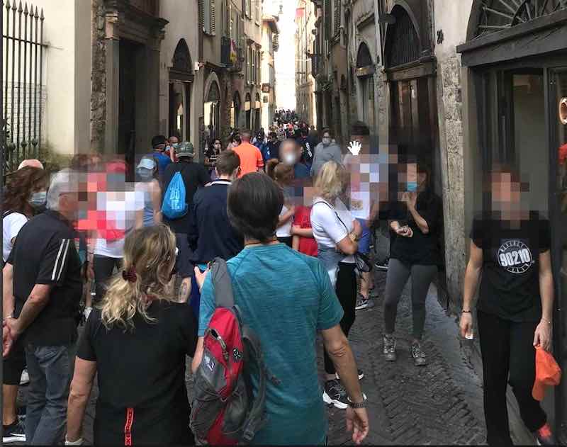 Bergamo folla 